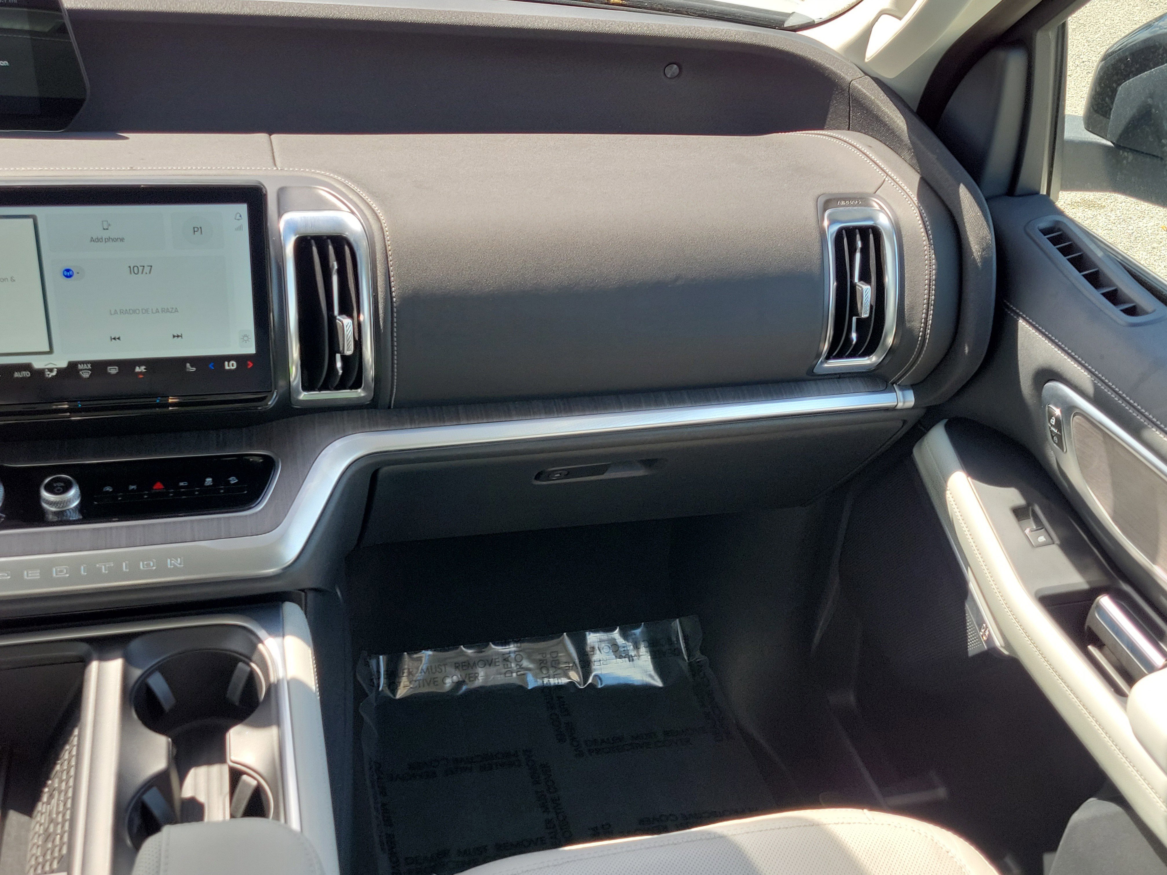 Certified 2025 Ford Expedition Platinum w/ Platinum Ultimate Package image 18