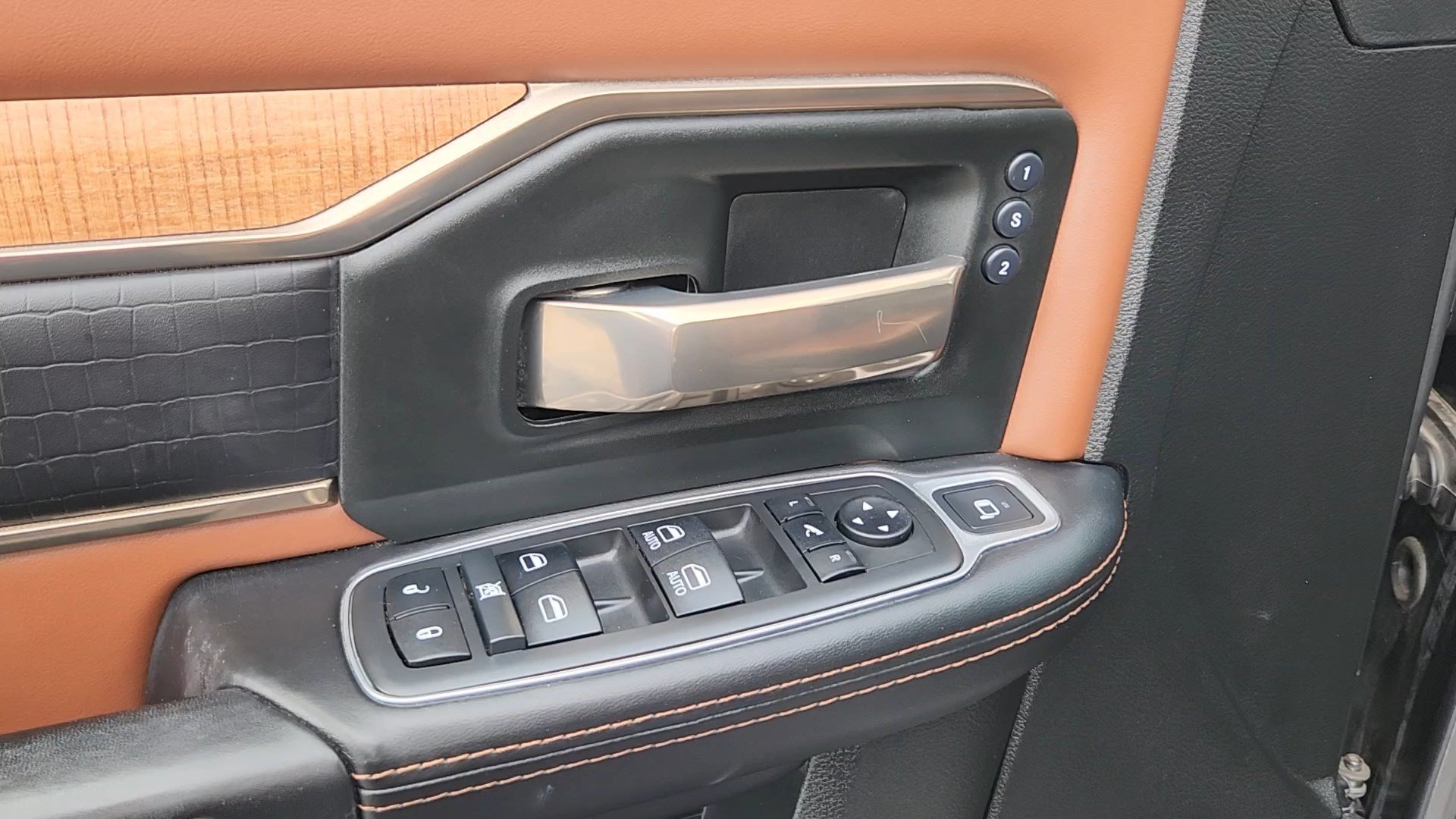 Used 2021 RAM 2500 Limited AWD/4WD image 8