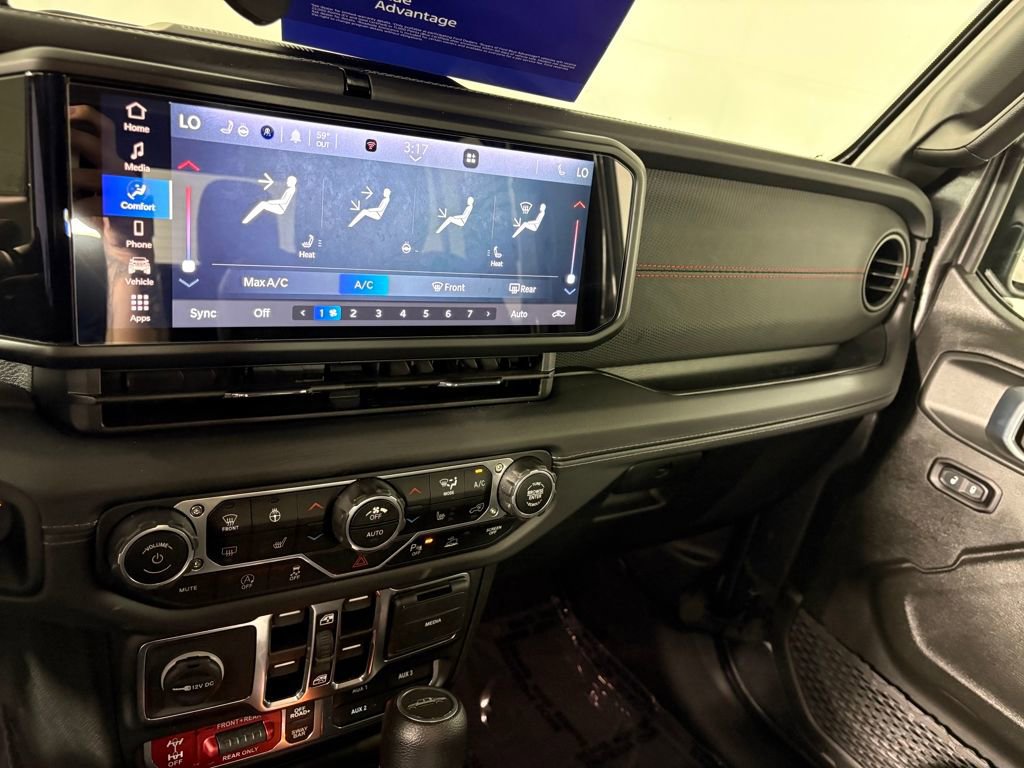 Used 2025 Jeep Gladiator Rubicon w/ Safety Group image 17