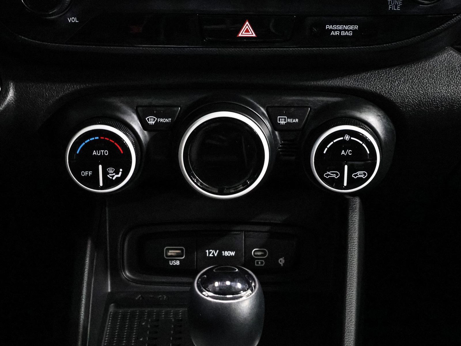 Used 2023 Hyundai Venue Limited w/ Cargo Package image 25