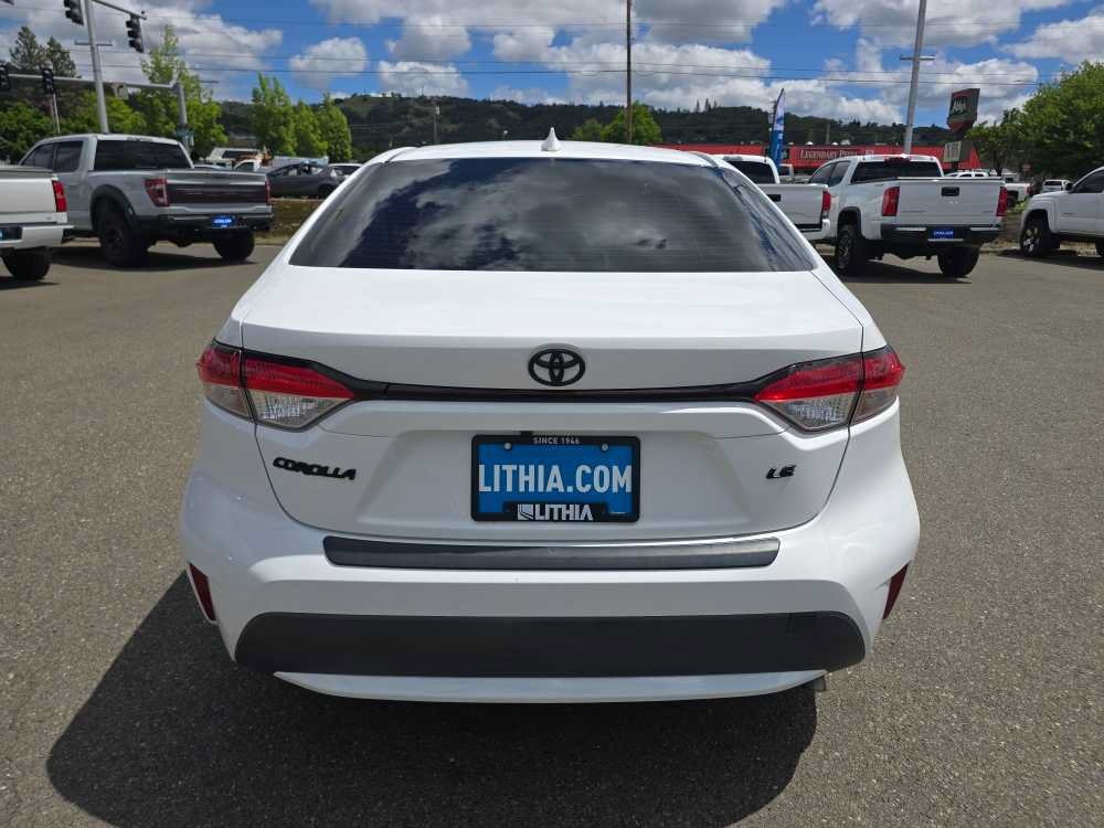 Used 2020 Toyota Corolla LE w/ Carpet Mat Package (TMS) FWD image 4