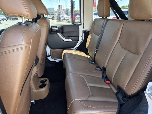 Used 2017 Jeep Wrangler Unlimited Rubicon w/ Connectivity Group AWD/4WD image 11