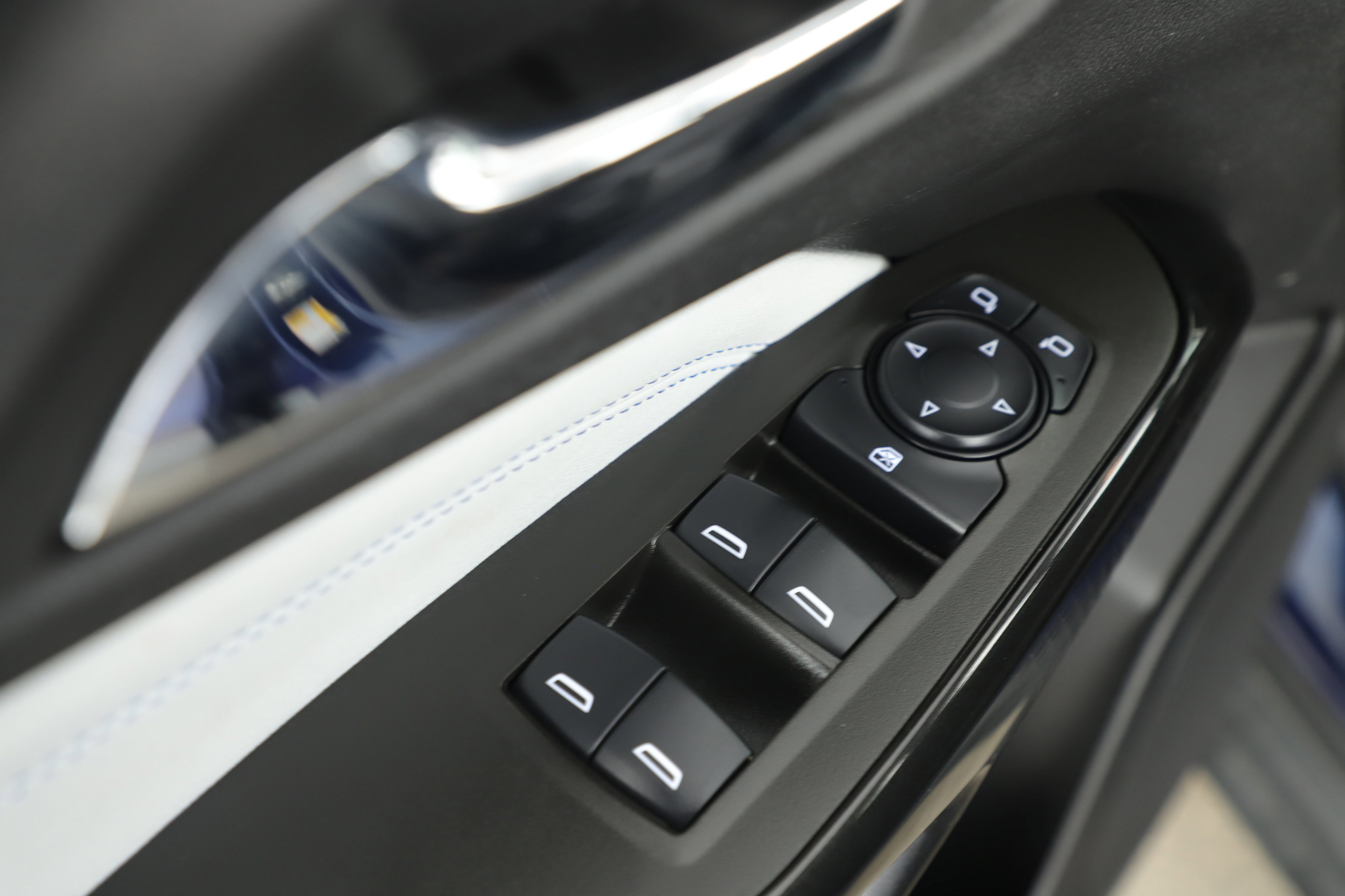 Used 2024 Chevrolet Trax LT w/ Driver Confidence Package image 9