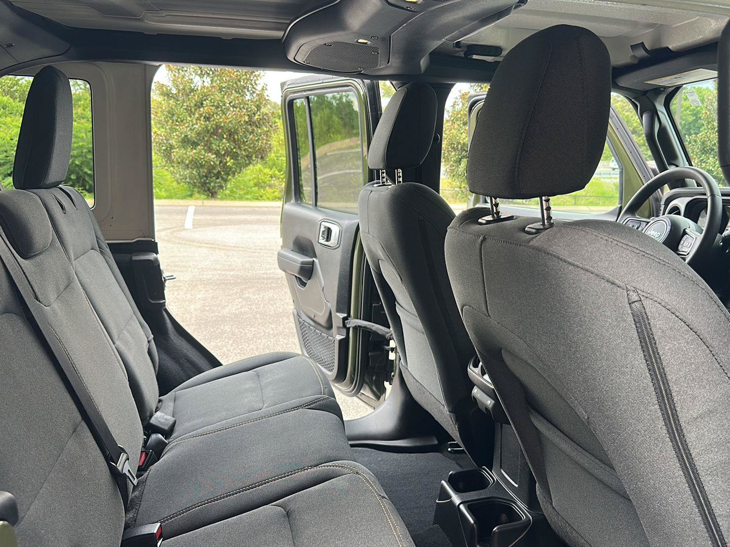 Used 2024 Jeep Wrangler Unlimited Sport AWD/4WD image 29