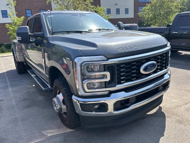 Certified 2023 Ford F350 Lariat AWD/4WD image 3