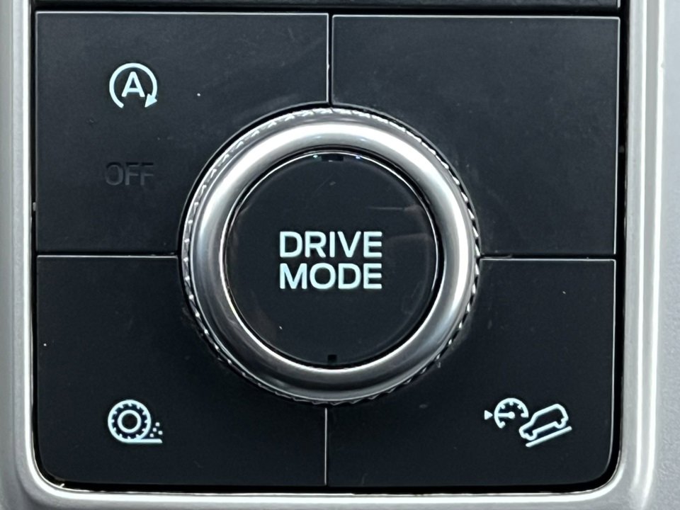 Certified 2022 Ford Explorer XLT w/ Equipment Group 202A image 28