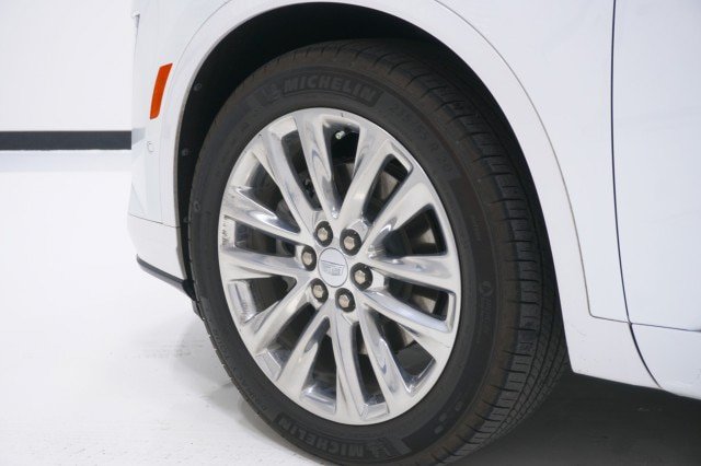 Used 2025 Cadillac XT6 Premium Luxury w/ Technology Package FWD image 16