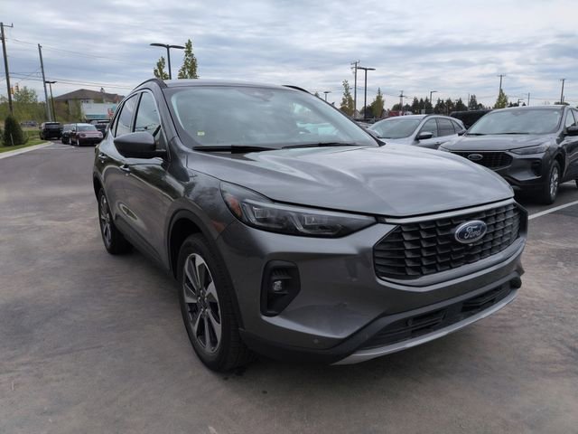 Certified 2024 Ford Escape Platinum w/ Premium Technology Package AWD/4WD image 3