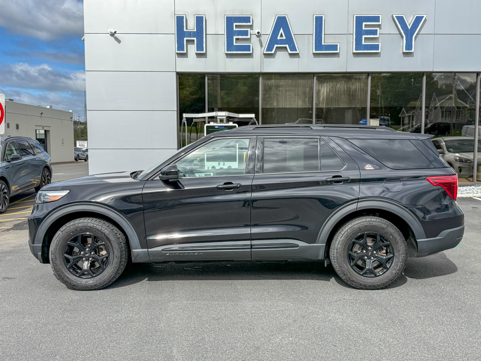 Certified 2023 Ford Explorer Timberline w/ Timberline Technology Package AWD/4WD image 9