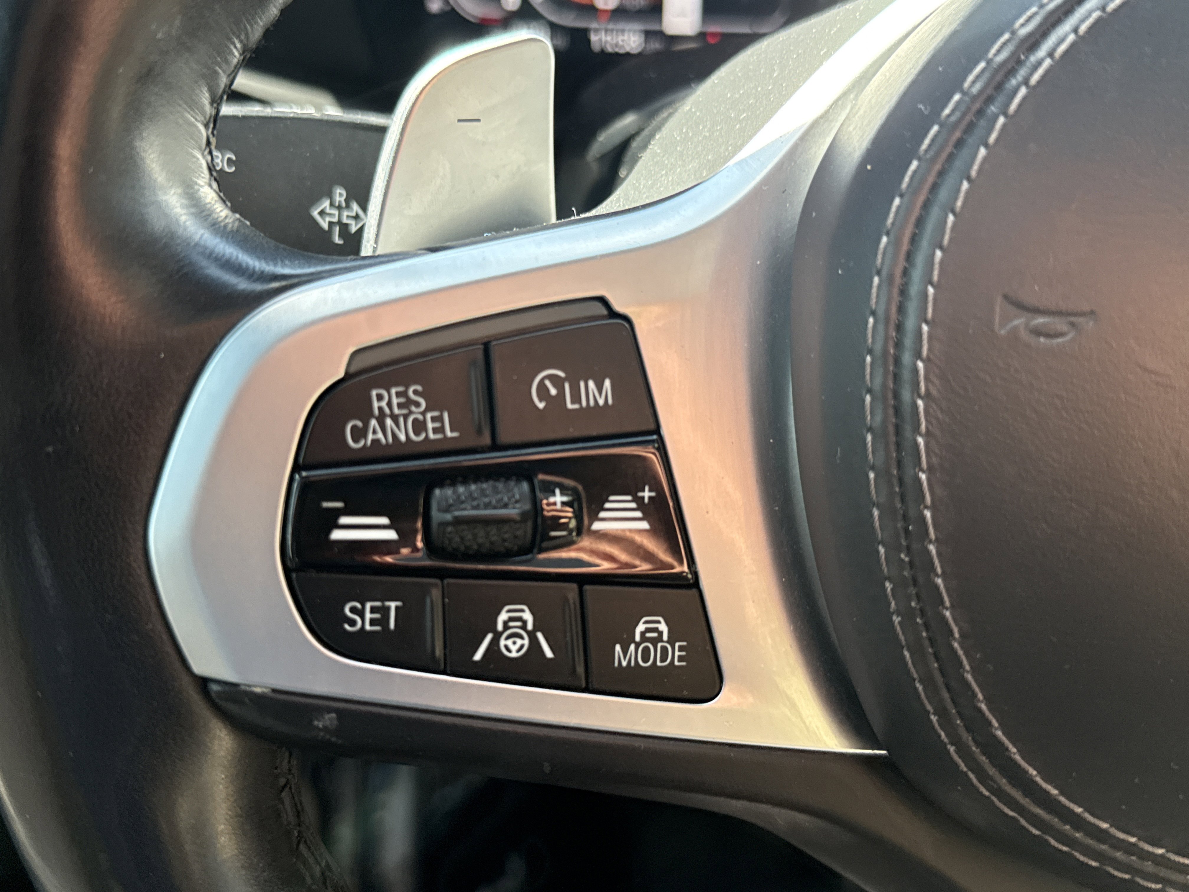 Used 2021 BMW X7 M50i AWD/4WD image 17