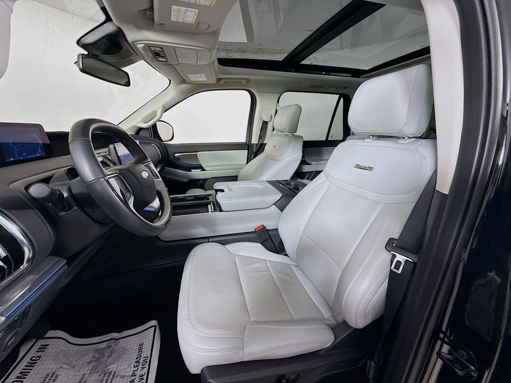 Certified 2025 Ford Expedition Platinum AWD/4WD image 22