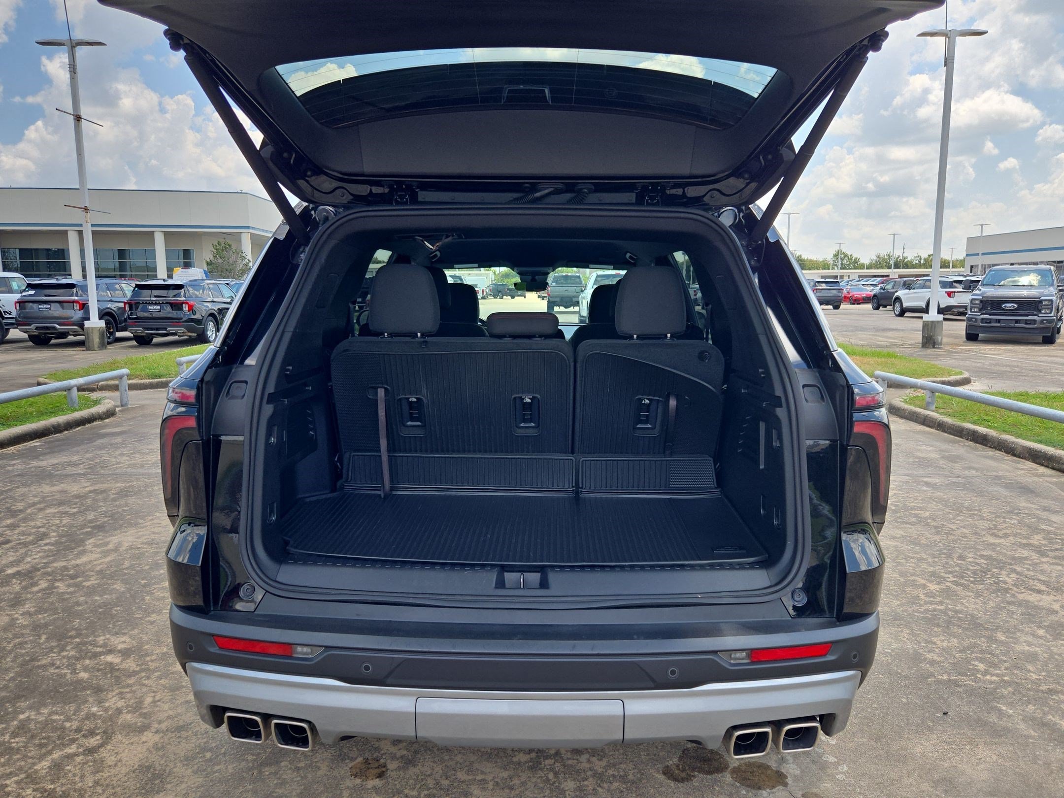 Used 2024 Chevrolet Traverse Z71 w/ Enhanced Driving Package AWD/4WD image 30
