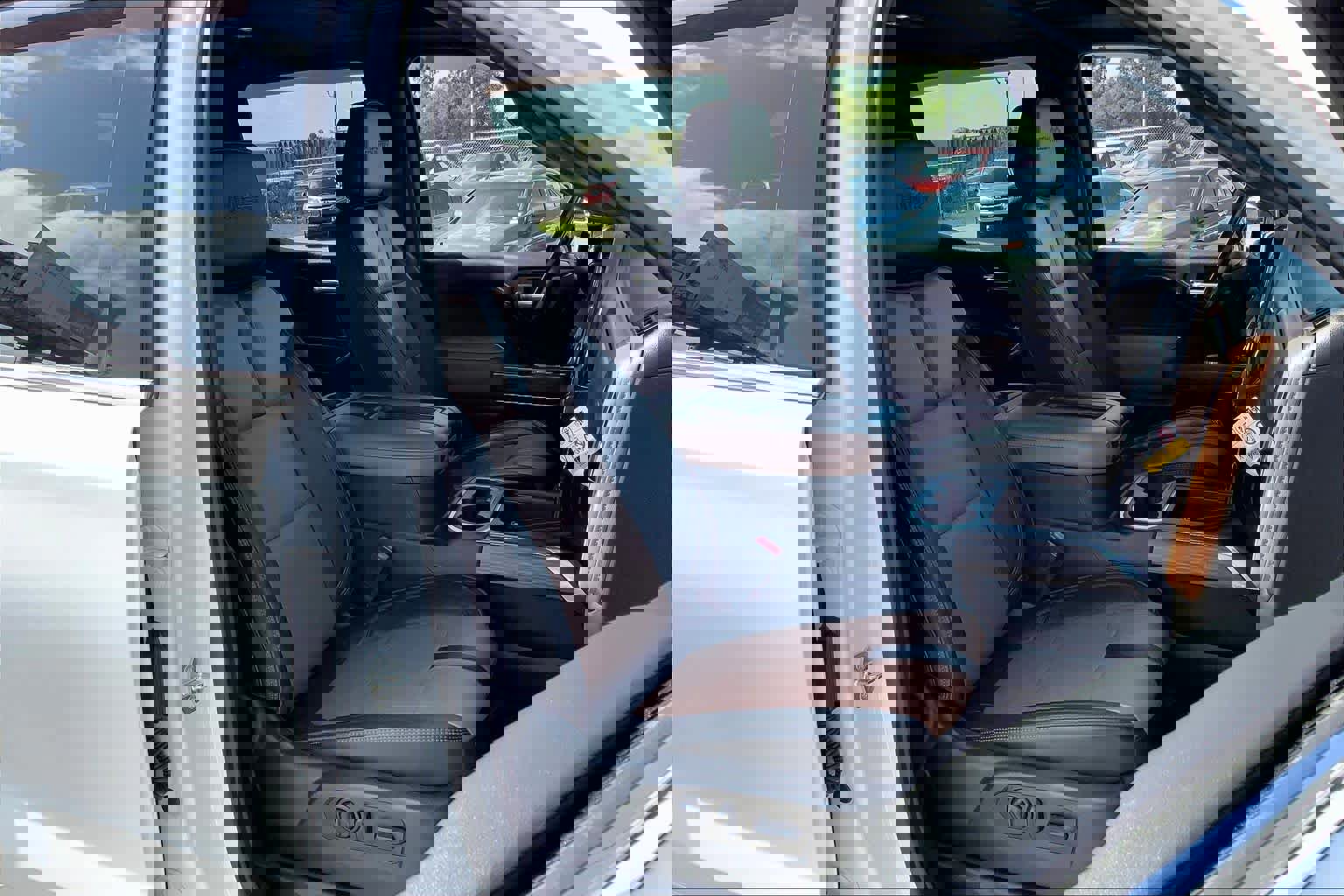 Used 2021 Chevrolet Silverado 1500 High Country w/ Technology Package image 11