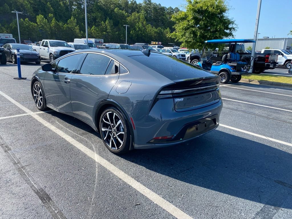 Used 2024 Toyota Prius Prime Premium FWD image 5