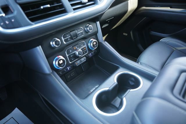 Used 2023 GMC Yukon XL SLT w/ SLT Premium Package image 31