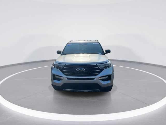 Certified 2021 Ford Explorer XLT w/ Equipment Group 202A RWD image 4