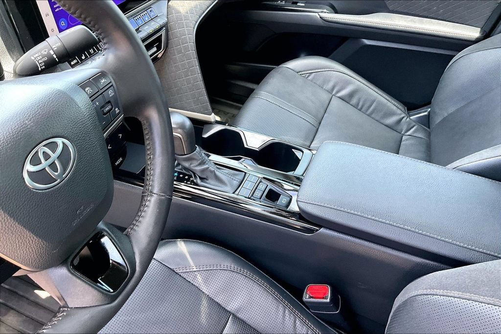 Used 2025 Toyota Camry XLE w/ Premium Plus Package AWD/4WD image 15