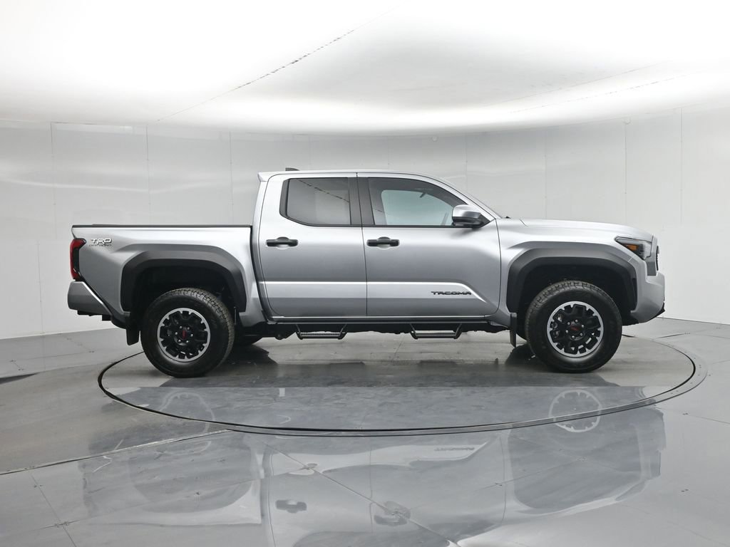 Used 2025 Toyota Tacoma TRD Off-Road image 7