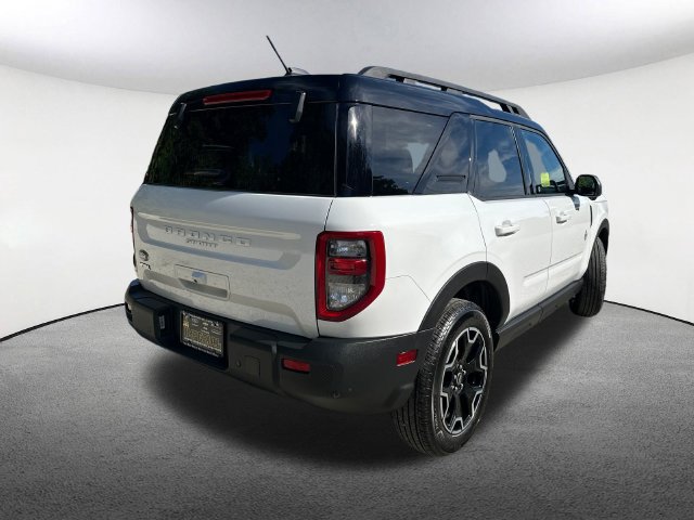 Certified 2025 Ford Bronco Sport Outer Banks w/ Outer Banks Tech Package+ AWD/4WD image 15