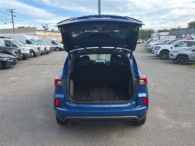 Certified 2023 Ford Escape ST-Line w/ Tech Pack #1 AWD/4WD image 9