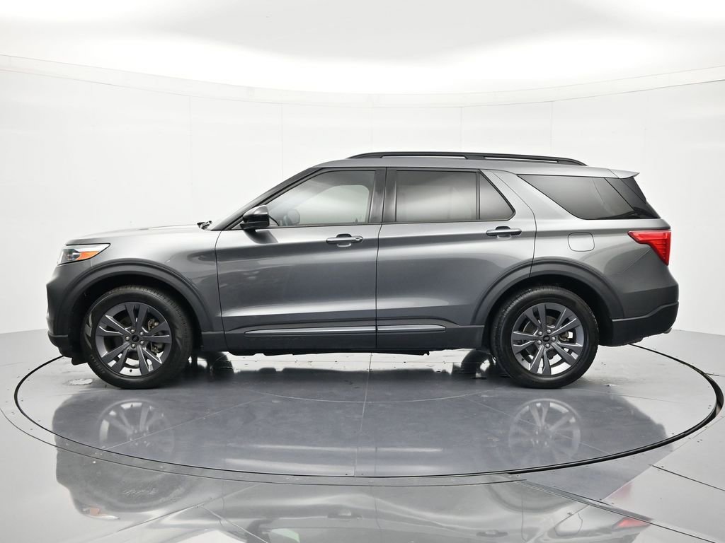 Certified 2023 Ford Explorer XLT w/ Equipment Group 202A RWD image 8