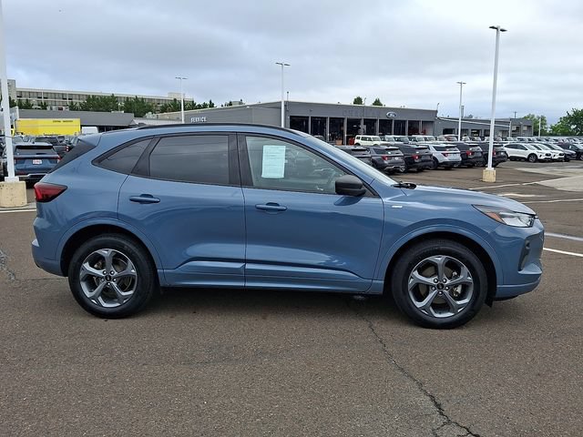 Certified 2023 Ford Escape ST-Line w/ Tech Pack #1 AWD/4WD image 7