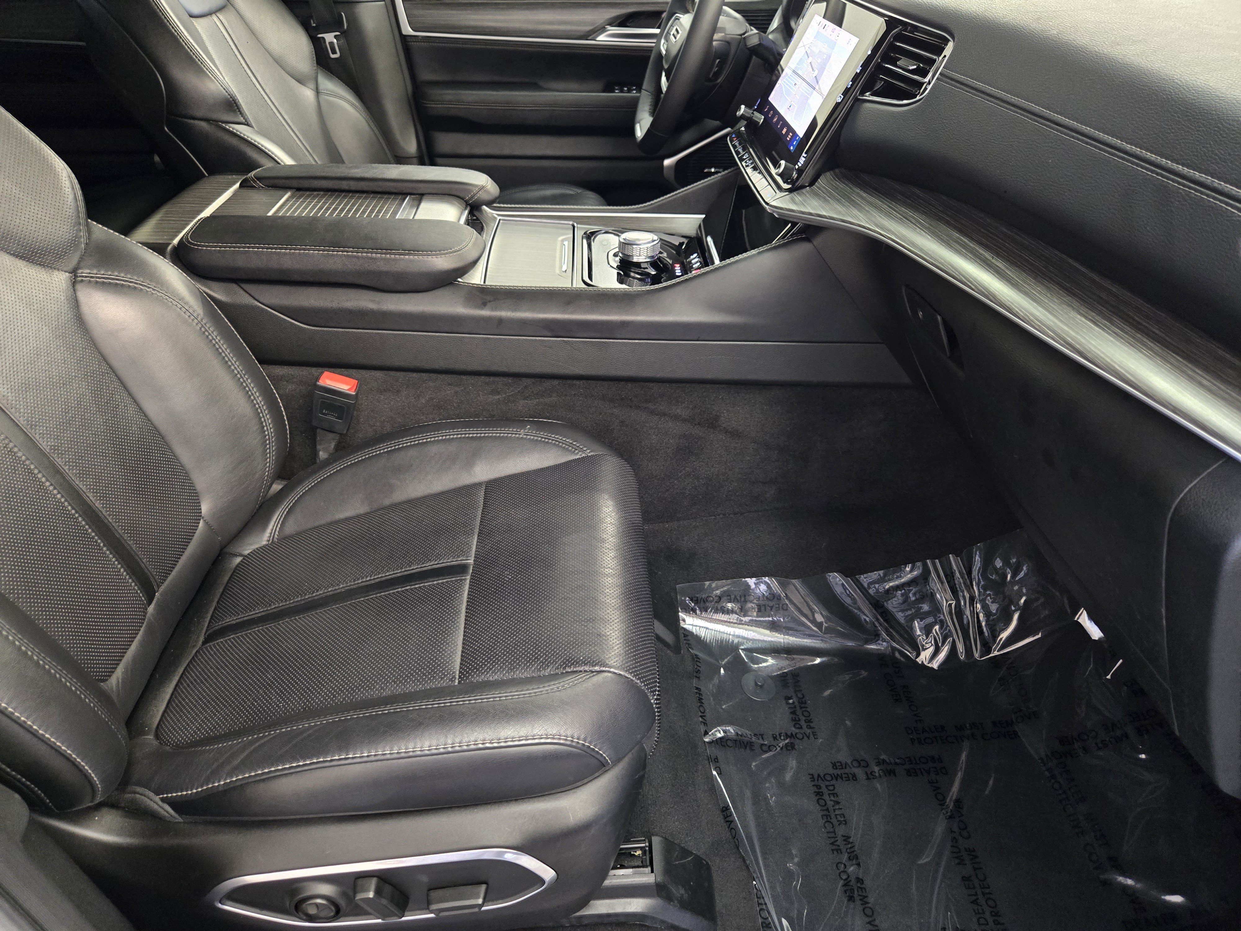Used 2024 Jeep Wagoneer Series II w/ Flexible Seating Group RWD image 13