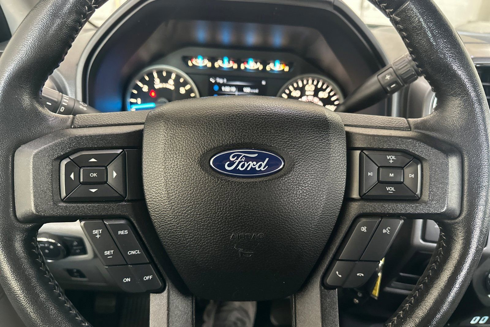 Certified 2017 Ford F150 XLT w/ Equipment Group 302A Luxury image 22