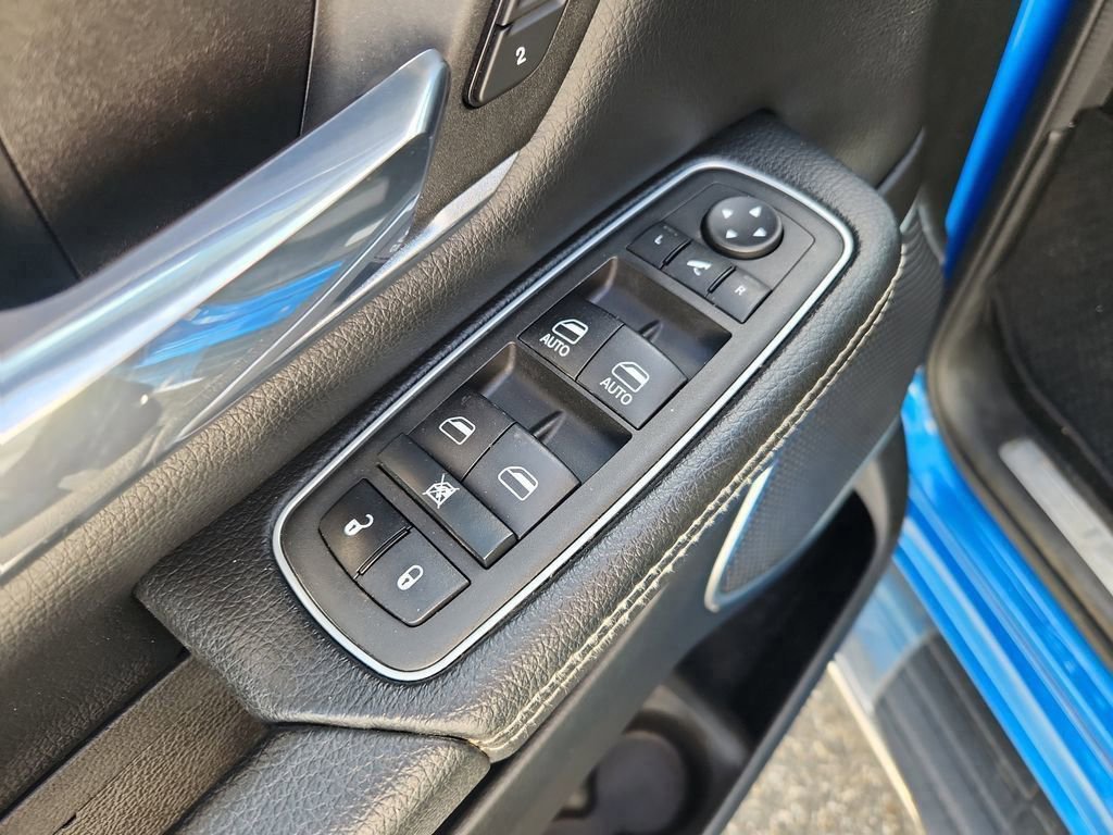 Used 2022 RAM 1500 Laramie w/ Sport Appearance Package image 12