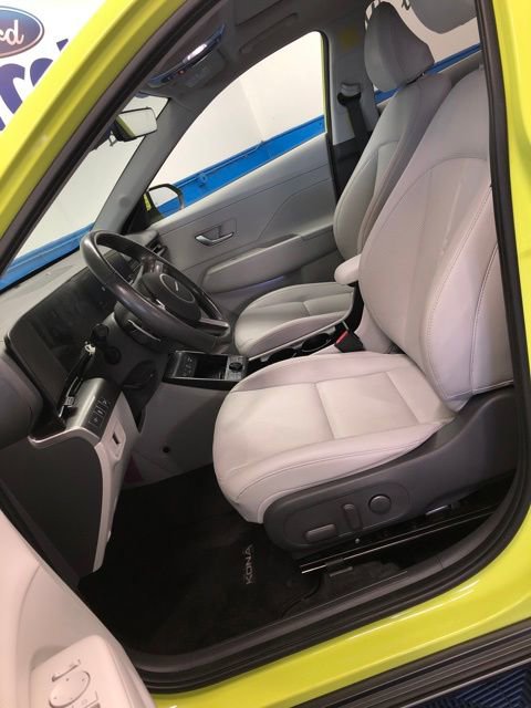 Used 2024 Hyundai Kona Limited image 28