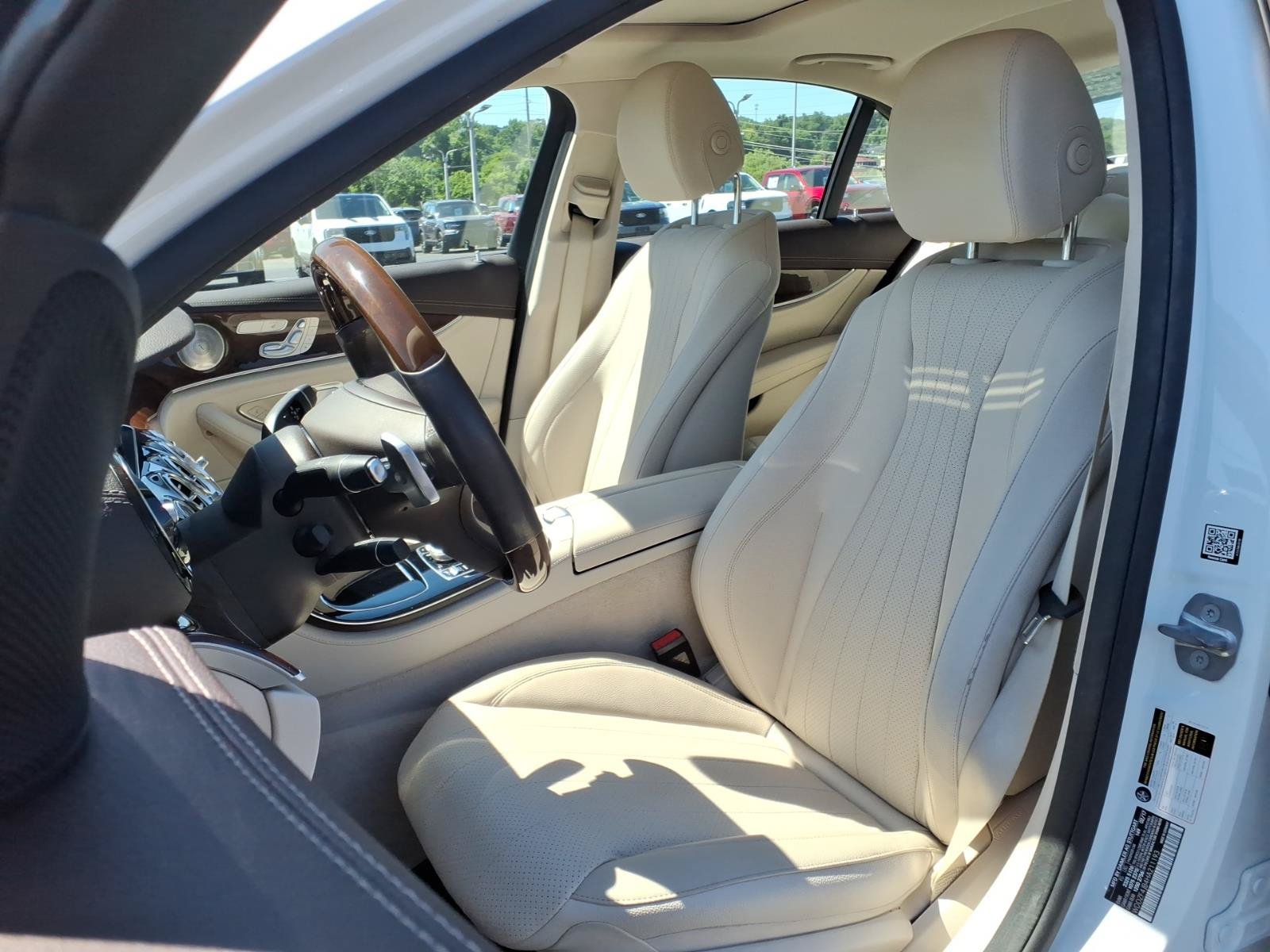 Used 2017 Mercedes-Benz E 300 image 12