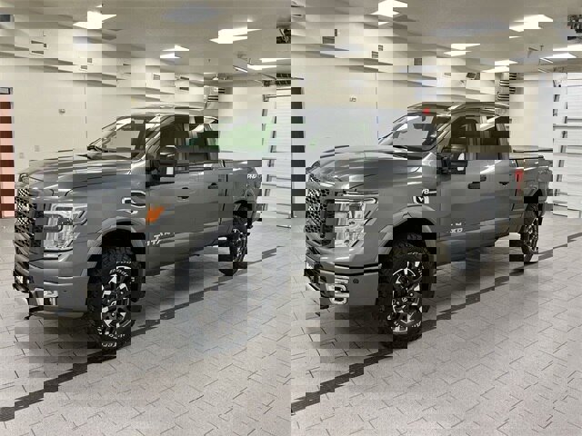 Used 2019 Nissan Titan PRO-4X w/ Pro-4x Convenience Package image 3