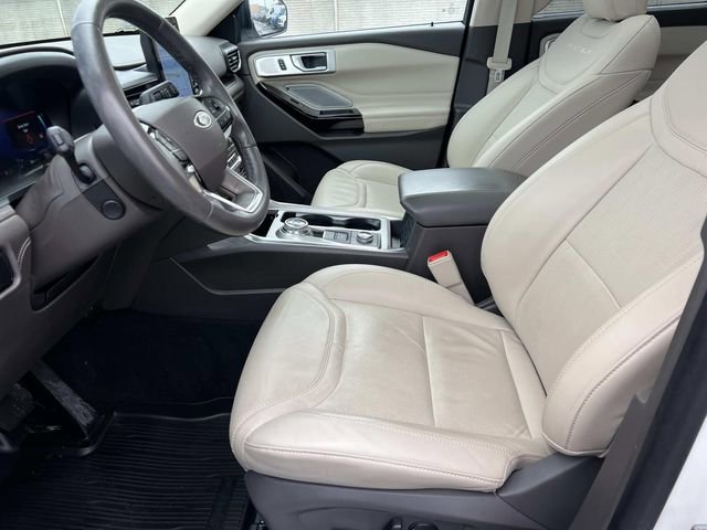 Certified 2022 Ford Explorer Platinum w/ Equipment Group 601A image 21