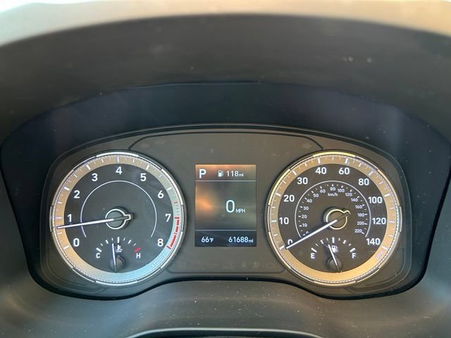 Used 2022 Hyundai Venue SE w/ Cargo Package FWD image 2