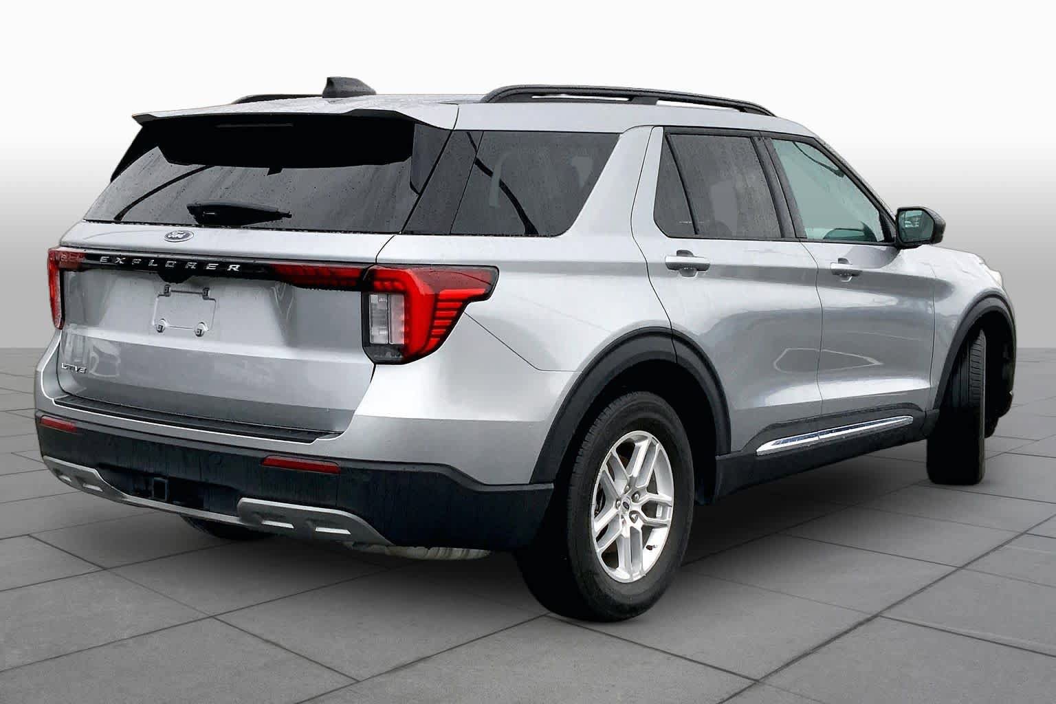 Certified 2025 Ford Explorer Active w/ Active Comfort Package RWD image 13