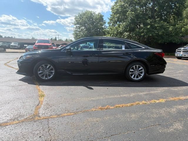 Used 2022 Toyota Avalon XLE w/ Moonroof Package FWD image 6