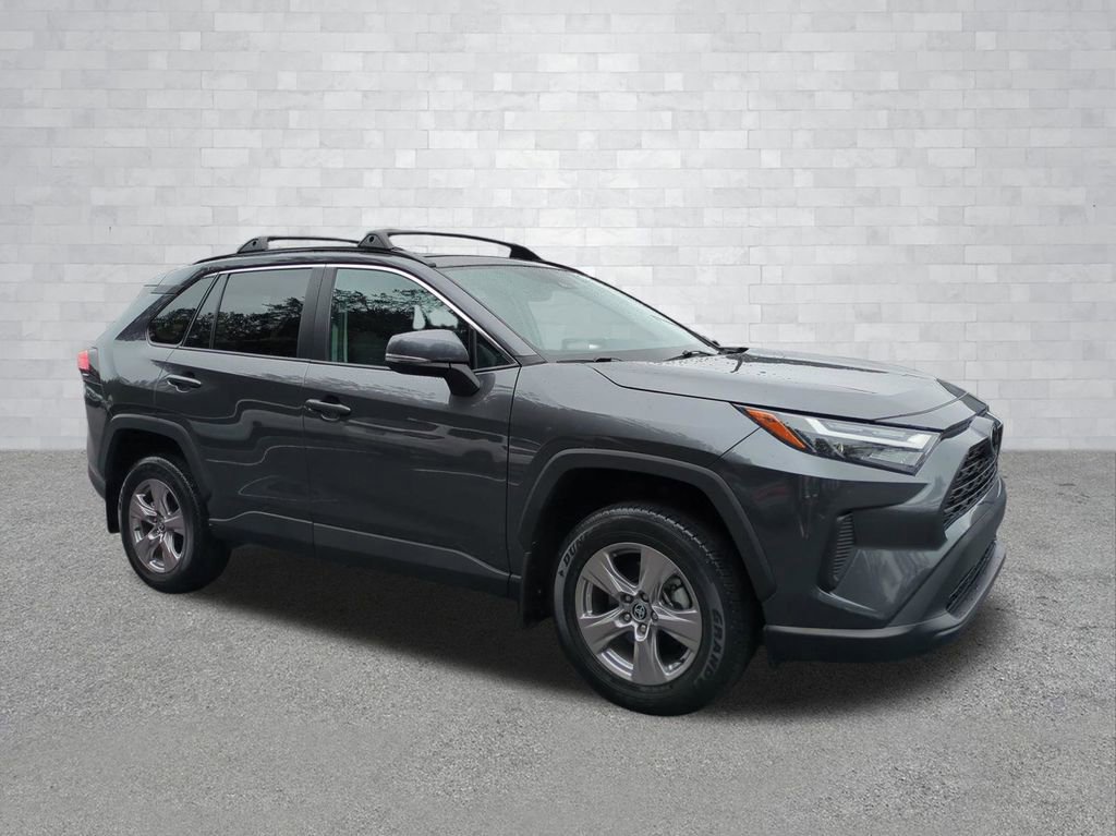 Used 2023 Toyota RAV4 XLE w/ Convenience Package FWD image 2