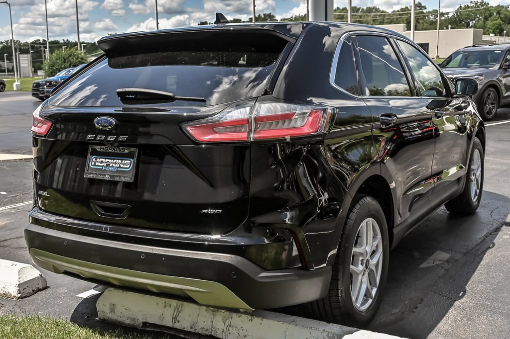 Certified 2024 Ford Edge SEL w/ Convenience Package AWD/4WD image 9