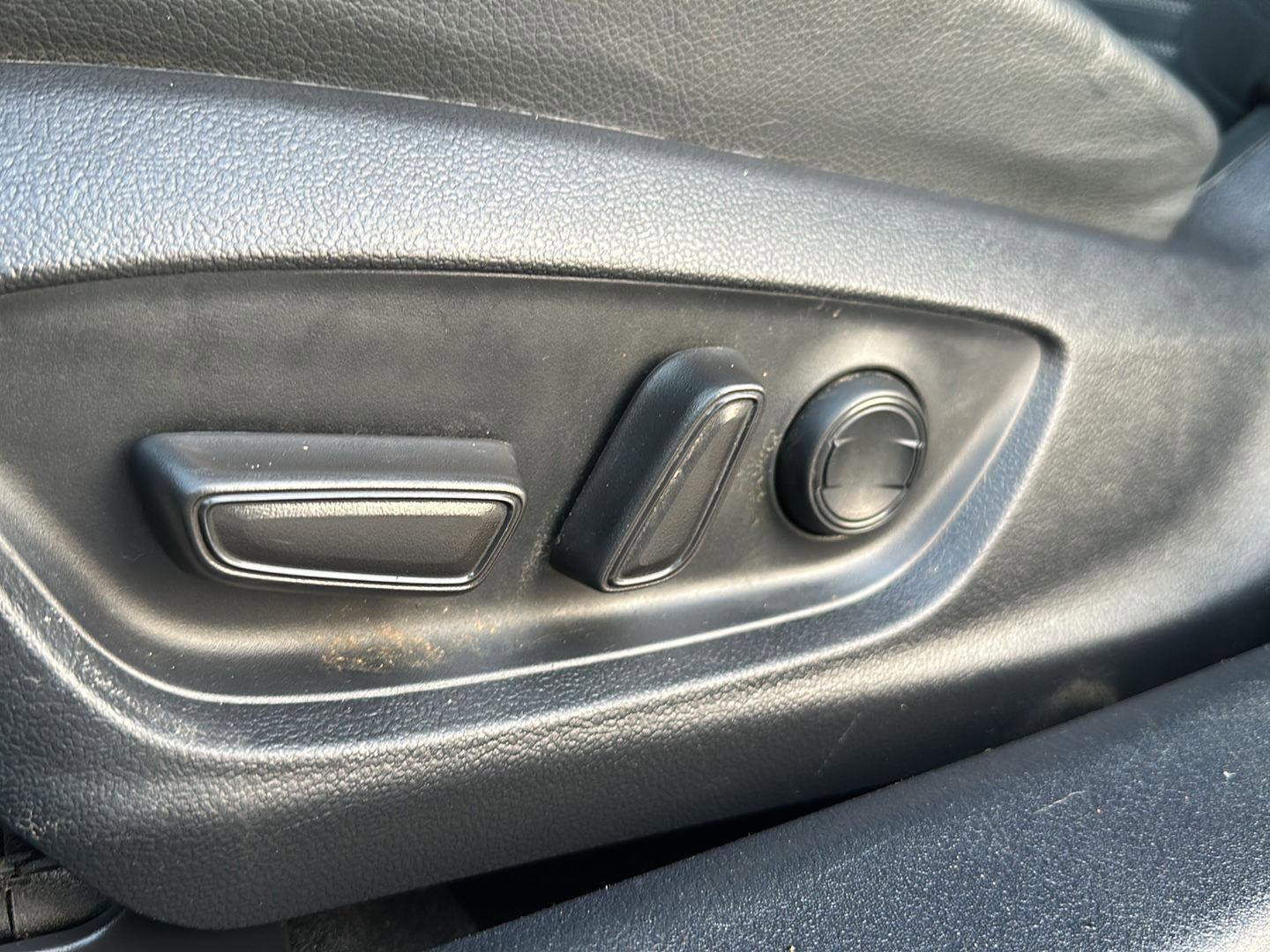 Used 2024 Toyota Camry SE image 23