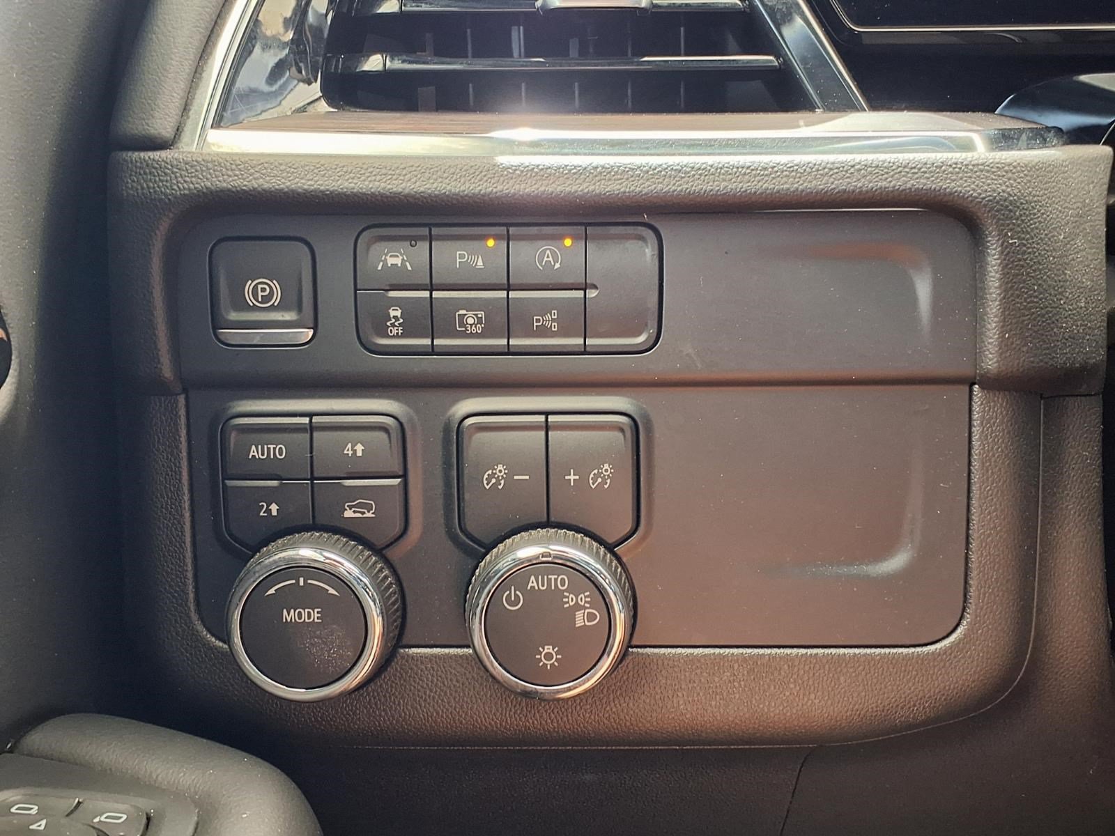 Used 2025 Chevrolet Tahoe LT AWD/4WD image 19