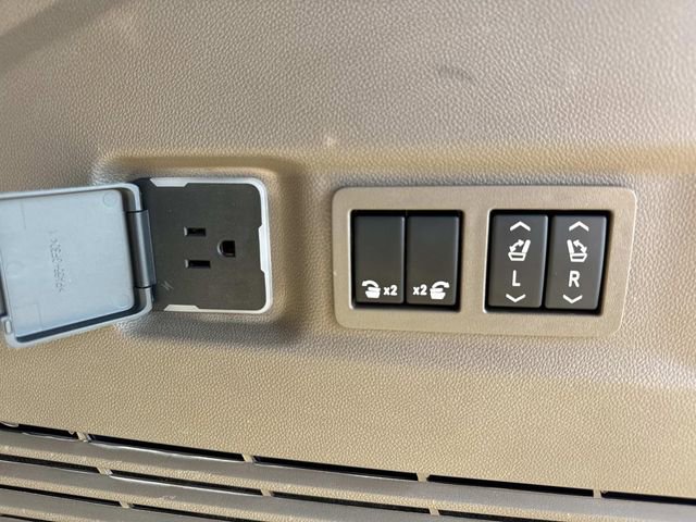 Used 2022 GMC Yukon XL Denali RWD image 14