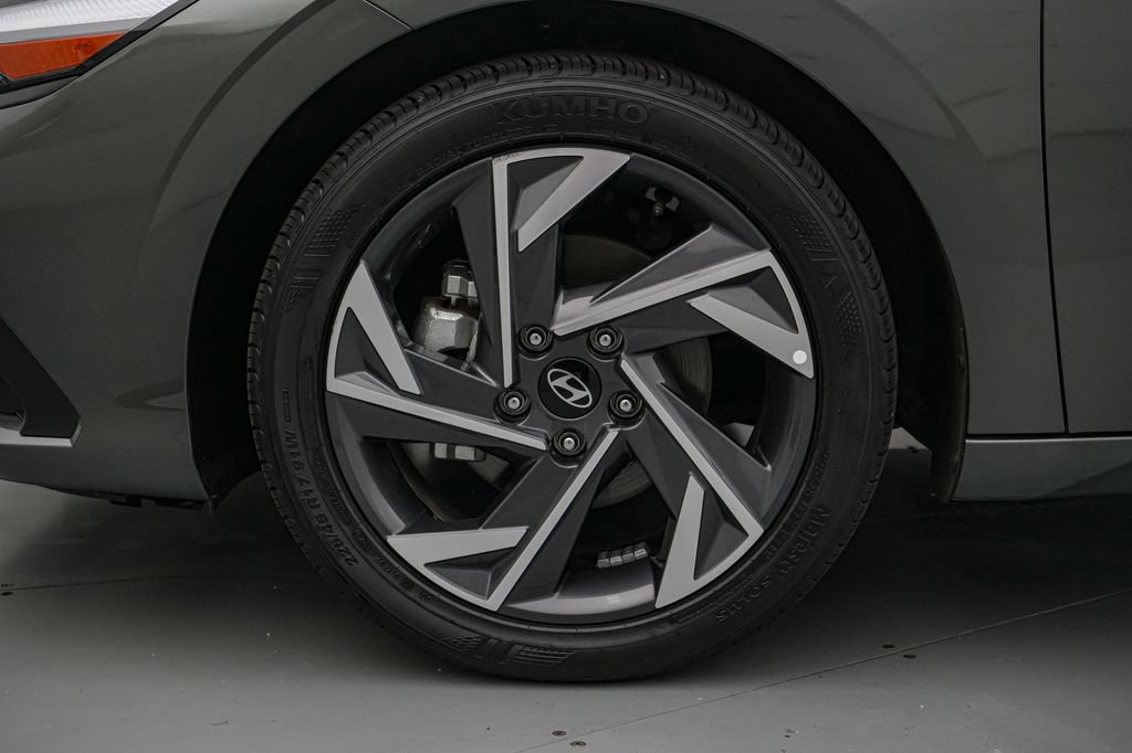Used 2025 Hyundai Elantra Sport FWD image 10