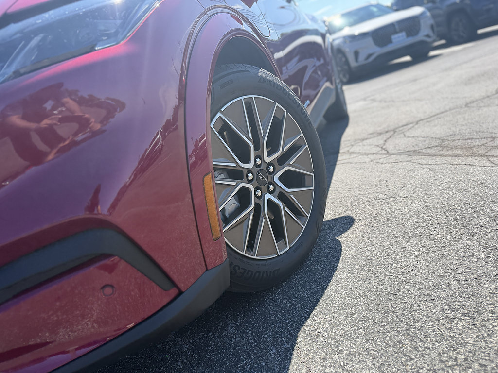 Certified 2025 Ford Mustang Mach-E Premium AWD/4WD image 3