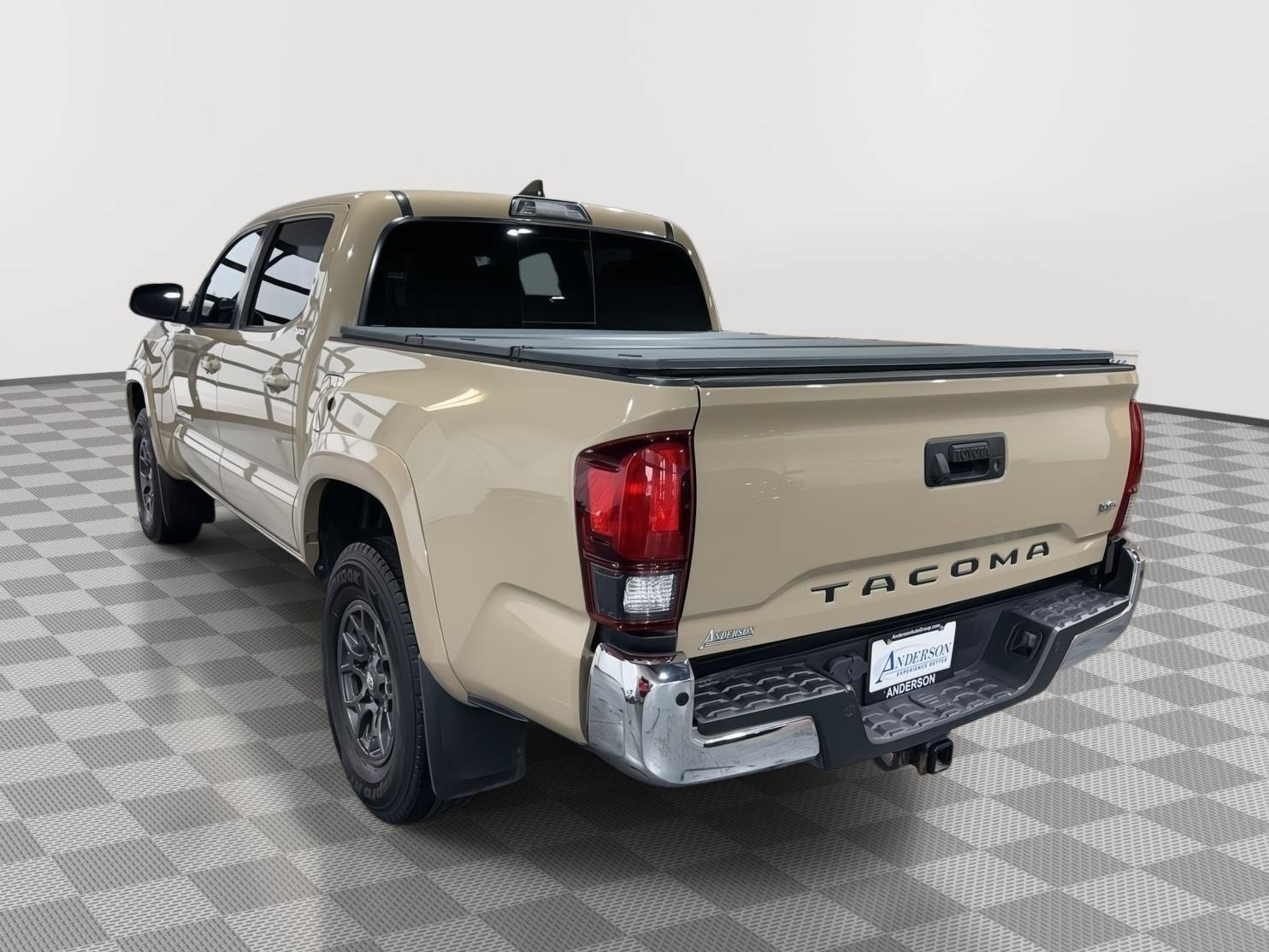 Used 2018 Toyota Tacoma SR5 RWD image 10