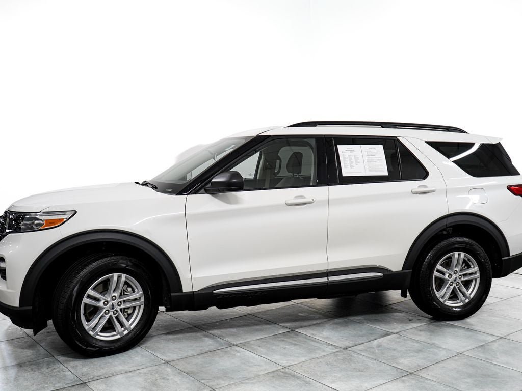Certified 2023 Ford Explorer XLT w/ Equipment Group 202A AWD/4WD image 4