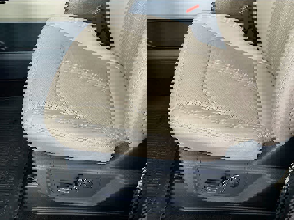 Certified 2022 Ford Expedition Limited image 32