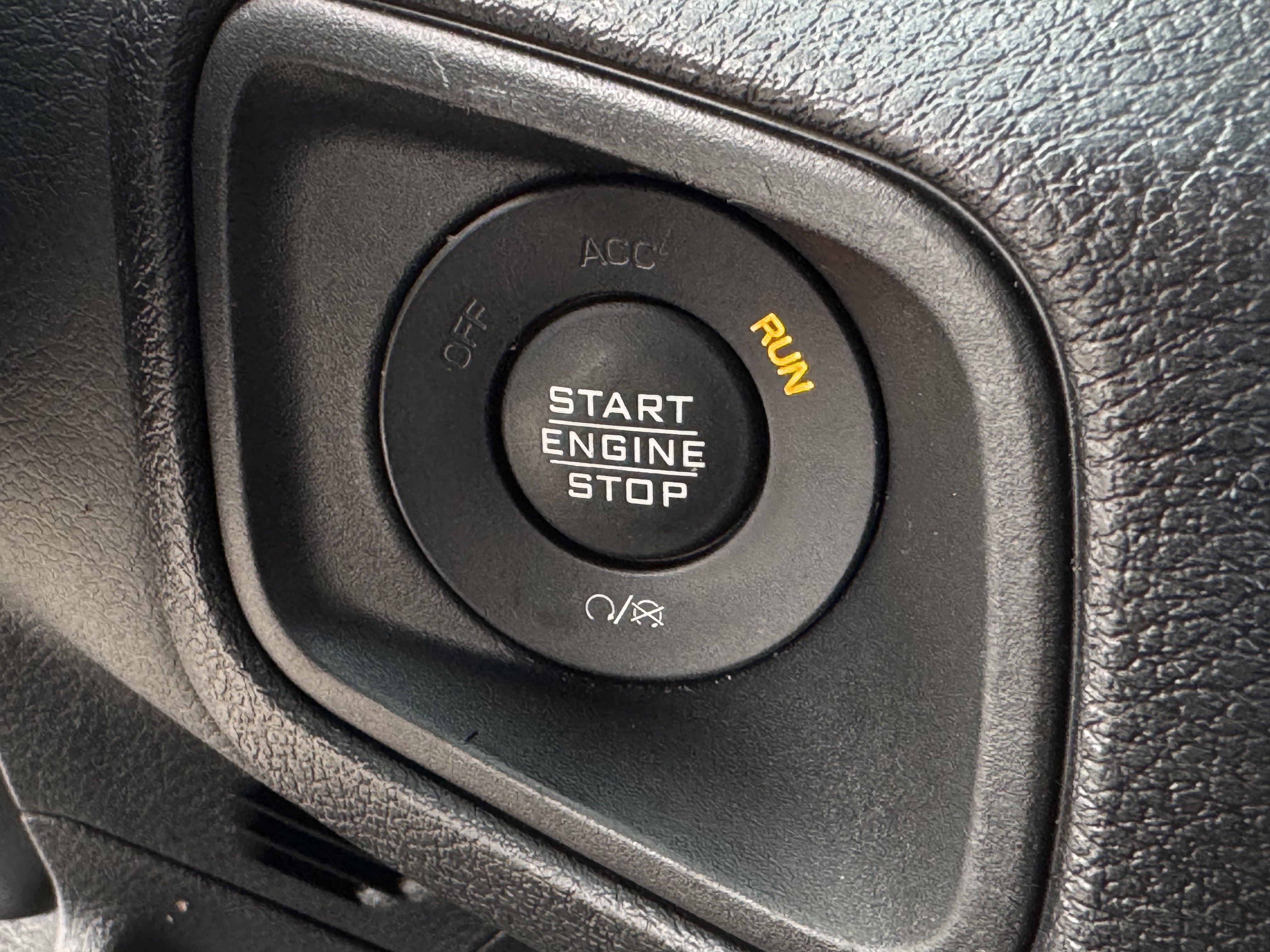 Used 2025 Jeep Wrangler Sport S image 22