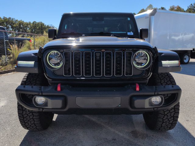 Used 2025 Jeep Gladiator Rubicon AWD/4WD image 9