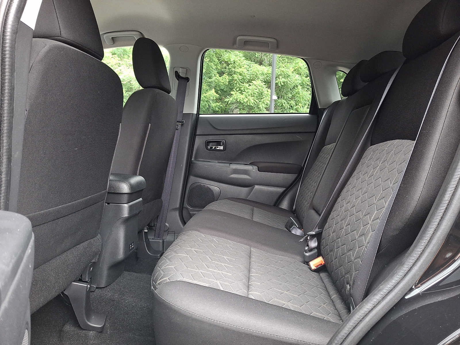 Used 2025 Mitsubishi Outlander Sport LE AWD/4WD image 10