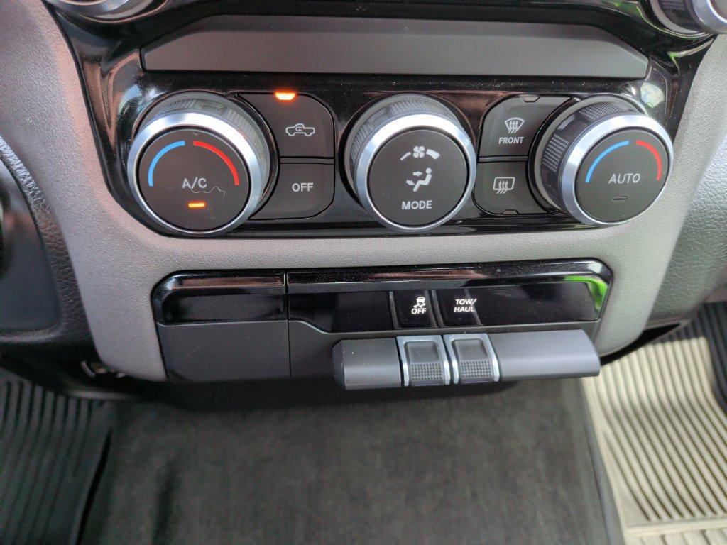 Used 2022 RAM 1500 Big Horn AWD/4WD image 23